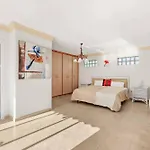 Βίλα Bart Εστεπόνα